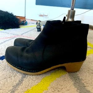 Dansko clog boots black leather size 36